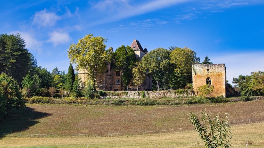 Château de Fages: A Historic Castle in France 1 Château de Fages