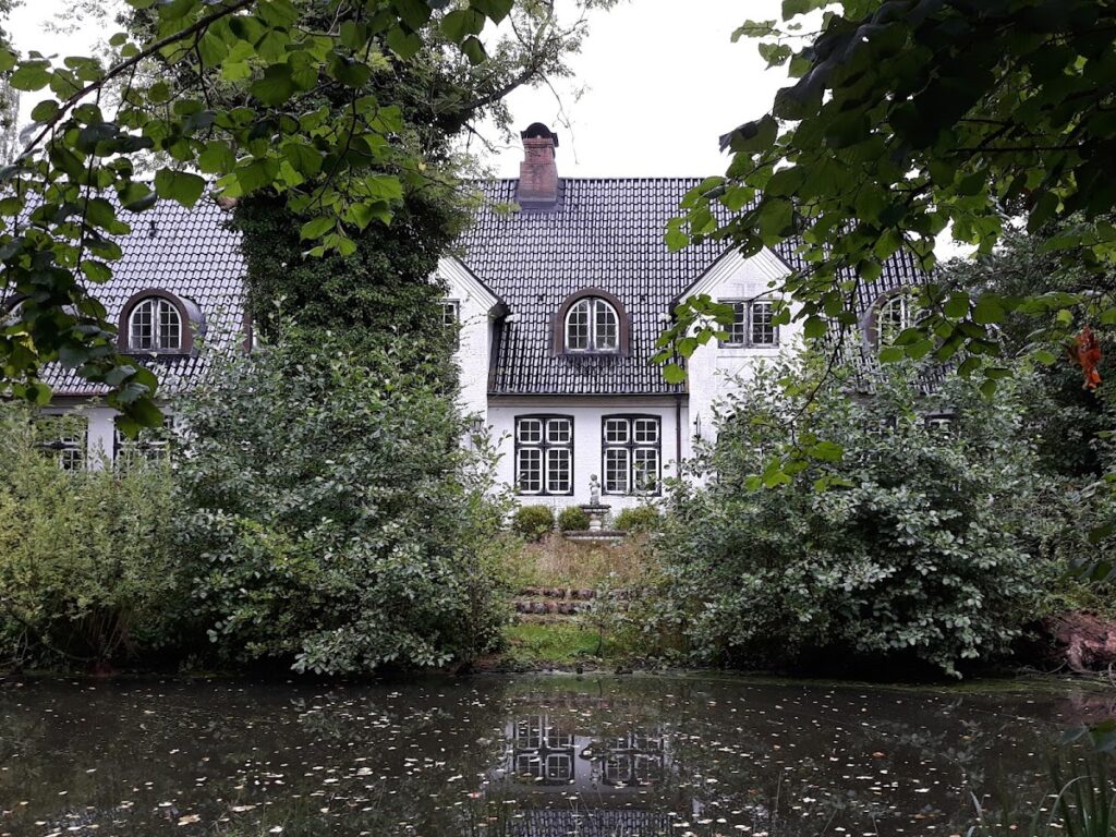 Schloss Heiligenstedten: A Former Noble Estate and Manor House in Germany 2 Schloss Heiligenstedten