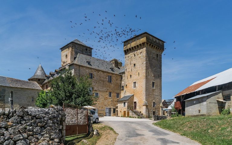 Château de Galinières: A Fortified Agricultural Grange in France