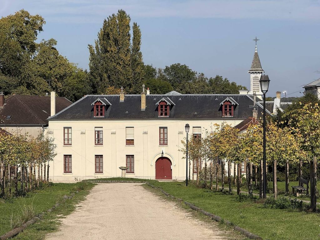 Schloss Rottembourg: A Country Estate and Former Monastery in Montgeron, France 2 Schloss Rottembourg