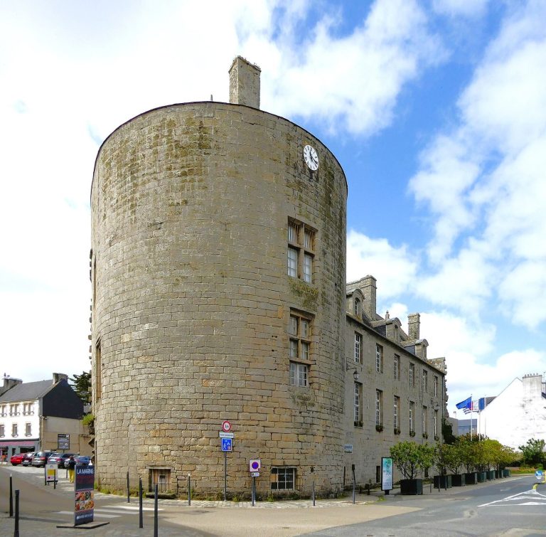 Château des Barons du Pont: A Feudal Castle in Pont-l’Abbé, France