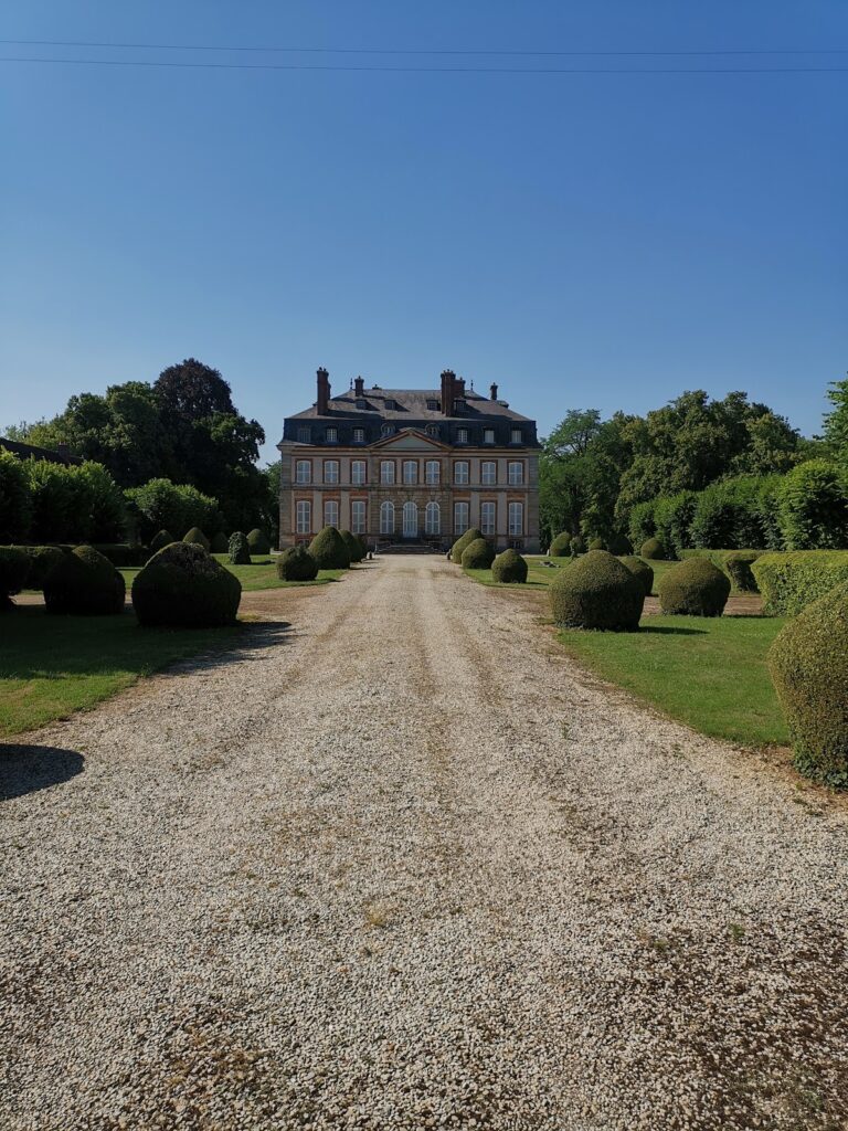 Château de Noyen: A French Estate and Former Royal Stud Farm