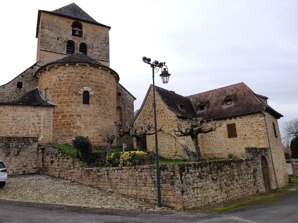 Château de Cavagnac: A Historic Castle in France 2 château de Cavagnac