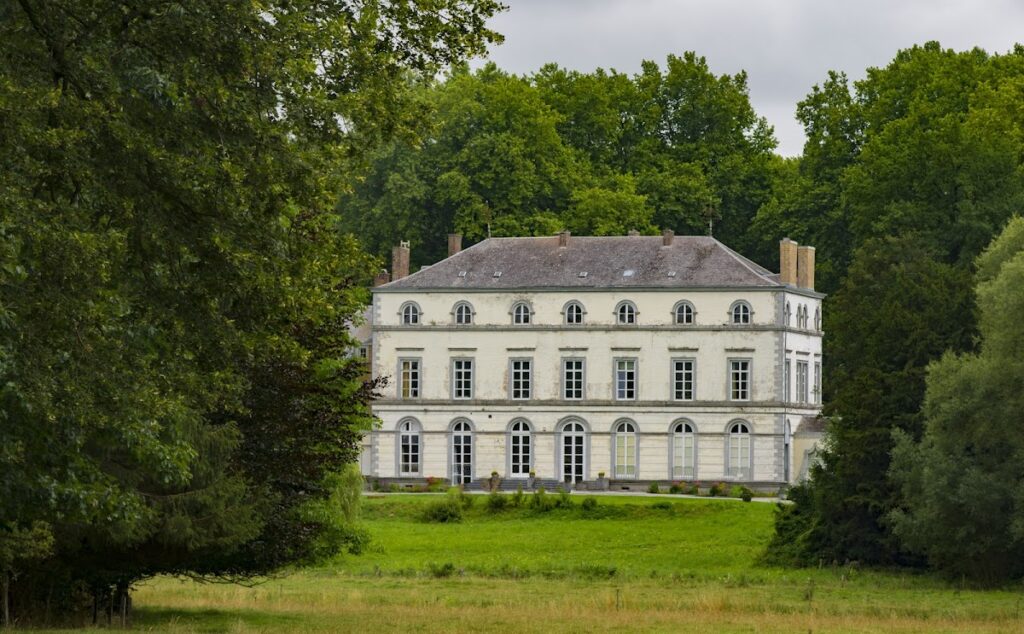 Castle Sélys-Longchamps: A Neoclassical Estate in Belgium 1 Castle Sélys-Longchamps