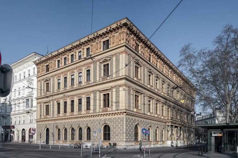 Palais Epstein: A Historicist Neo-Renaissance Palace in Vienna
