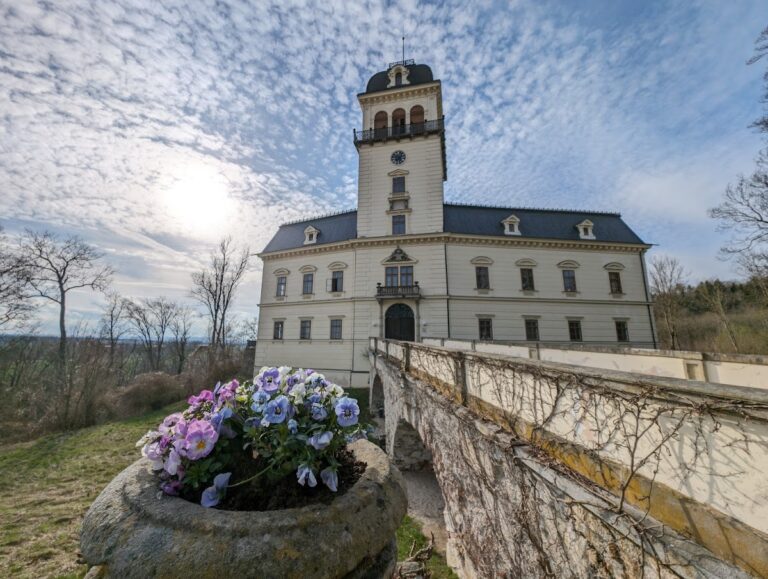 Schloss Tollet: A Renaissance Castle in Austria