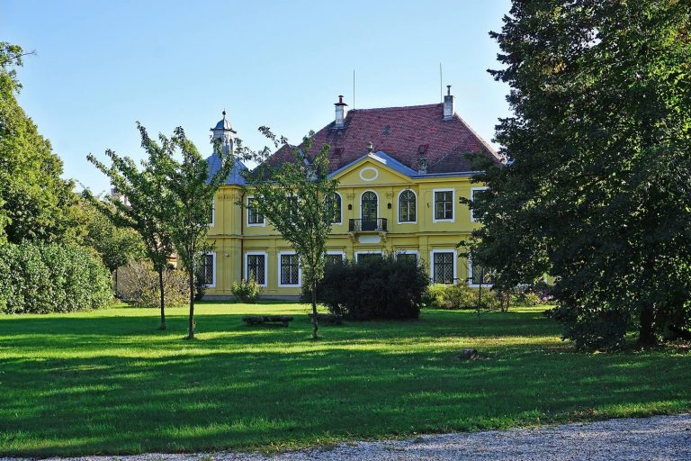 Schloss Zwentendorf: A Late-Baroque Country Residence in Austria