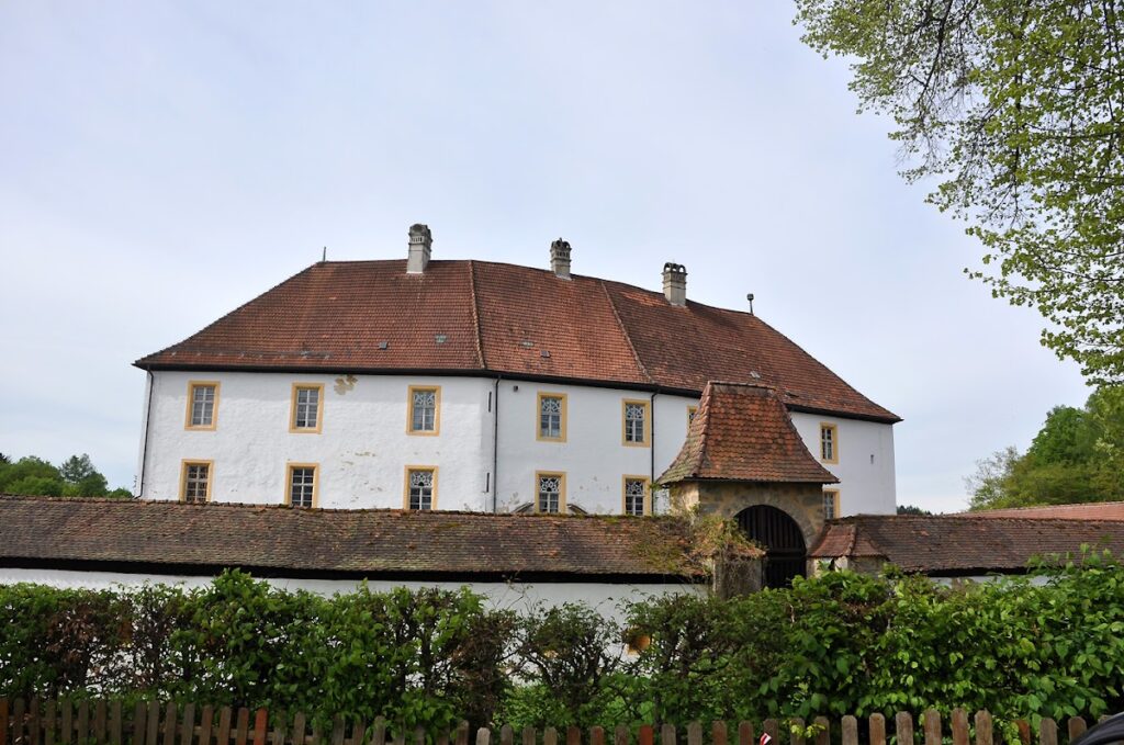 Schloss Freienfels: A Baroque Castle in Hollfeld, Germany 1 Schloss Freienfels