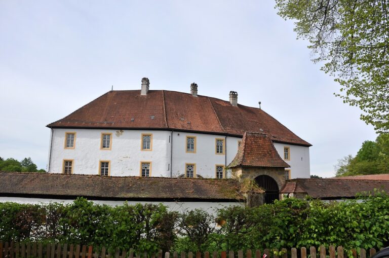 Schloss Freienfels: A Baroque Castle in Hollfeld, Germany