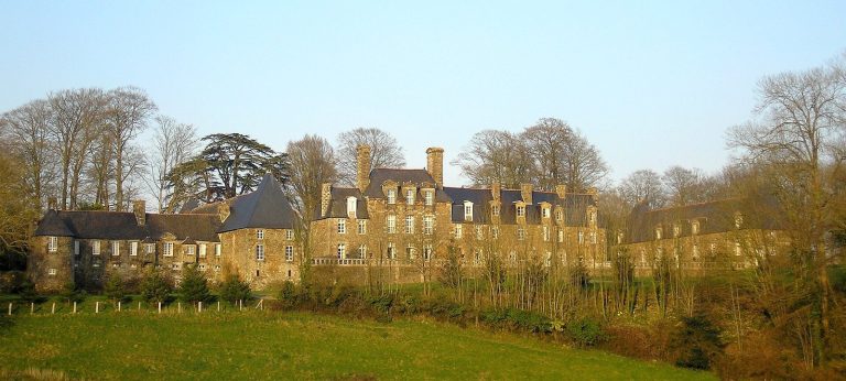Château de la Paluelle: A Historic Residence in France