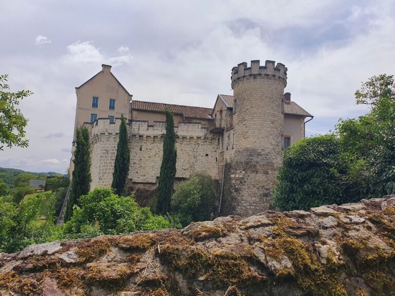 Château de Nontron: A Historic Fortress and Château in France