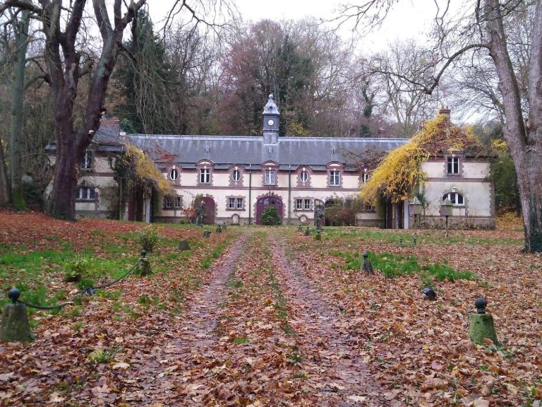 Château du Faÿ: Historic Estate in Andrésy, France