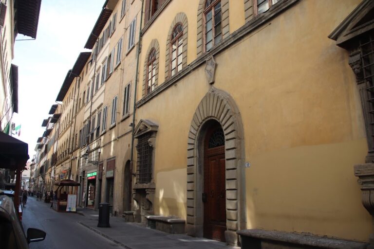 Palazzo di Sforza Almeni: Sixteenth-Century Renaissance Palace in Florence
