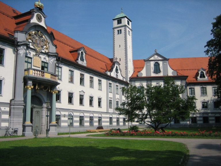 Fürstbischöfliche Residenz in Augsburg: Episcopal Residence and Government Seat