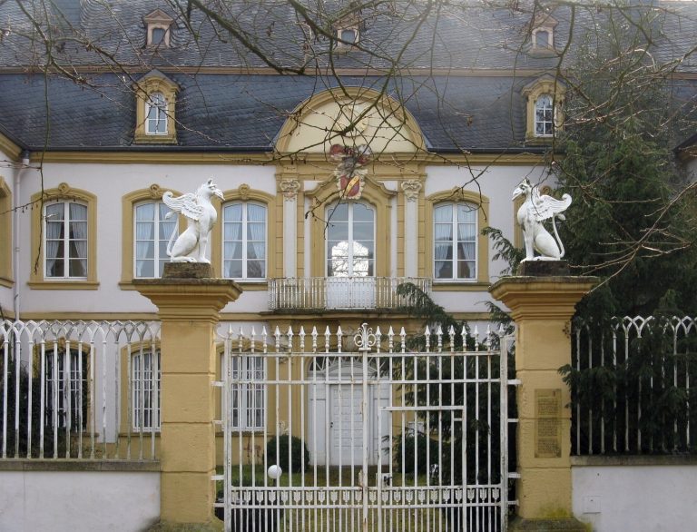 Quinter Schloss: A Baroque Palace and Ironworks Residence in Trier