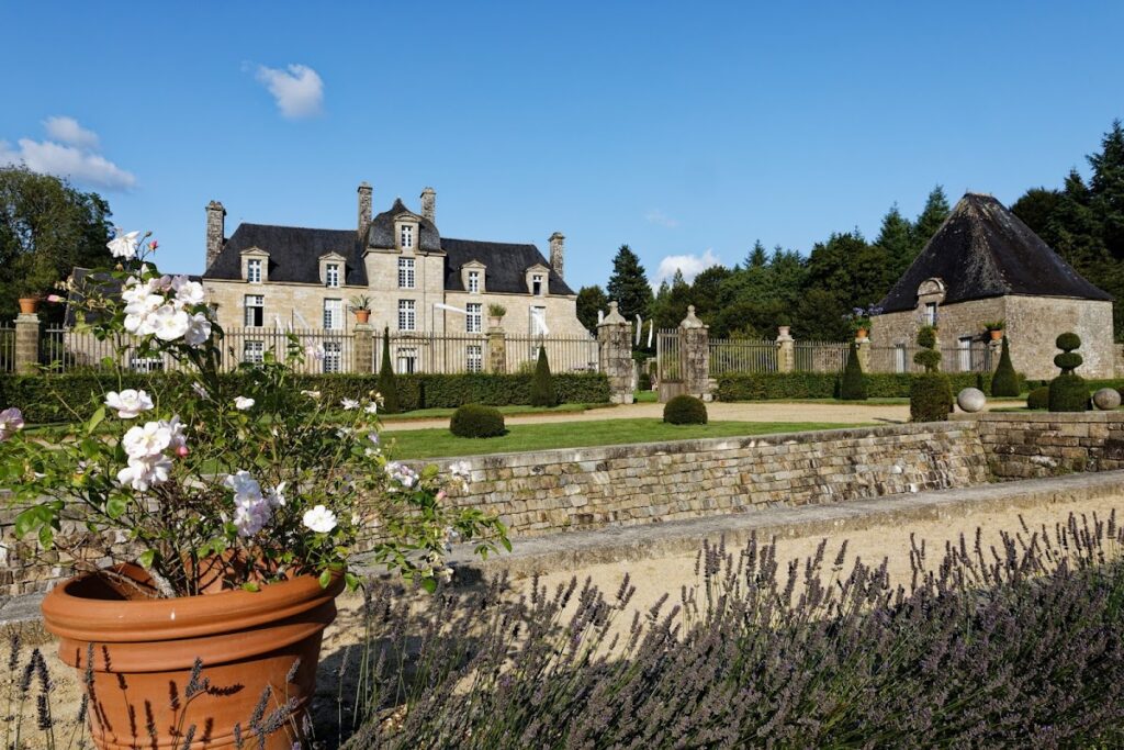 Château du Coscro: A Seventeenth-Century Country Residence in France 2 château du Coscro