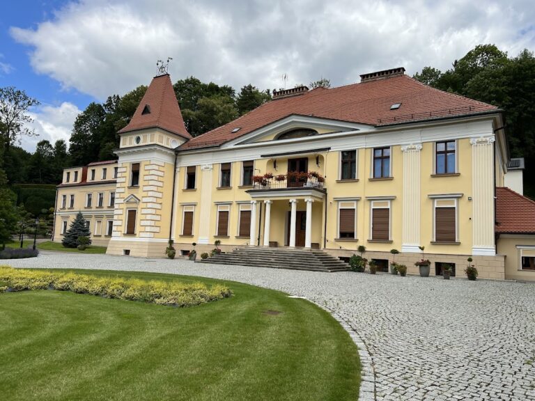 Magnis Palace and Park Complex in Ołdrzychowice Kłodzkie: History and Remains