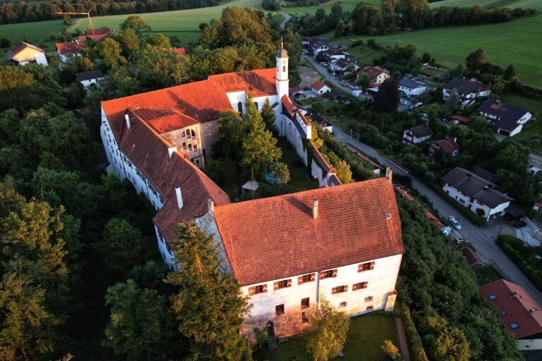 Schloss Burgrain: A Former Ecclesiastical Lordship Castle in Germany
