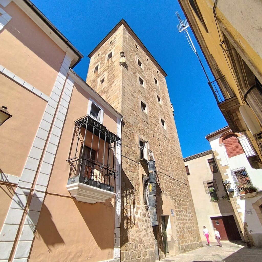 Palacio de Monroy: A Noble Palace in Plasencia, Spain 2 Palacio de Monroy