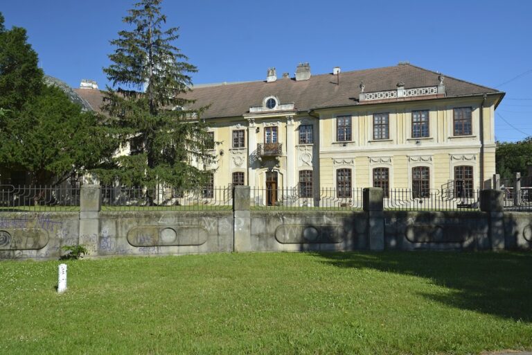 Aspremont Palace, Bratislava: A late 18th‑century Baroque city palace and medical faculty building