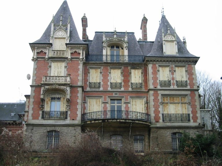 Château des Montalets: A Neo-Gothic Mansion in Meudon, France
