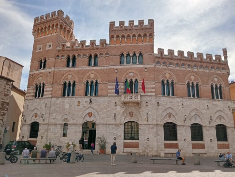 Palazzo Aldobrandeschi: Provincial Government Palace in Grosseto