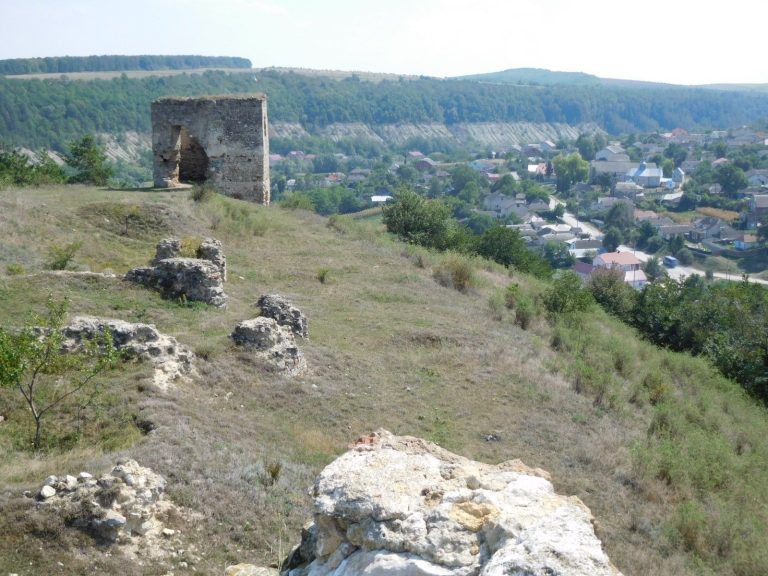 Vysichka Castle: A Fortified Residence in Ukraine