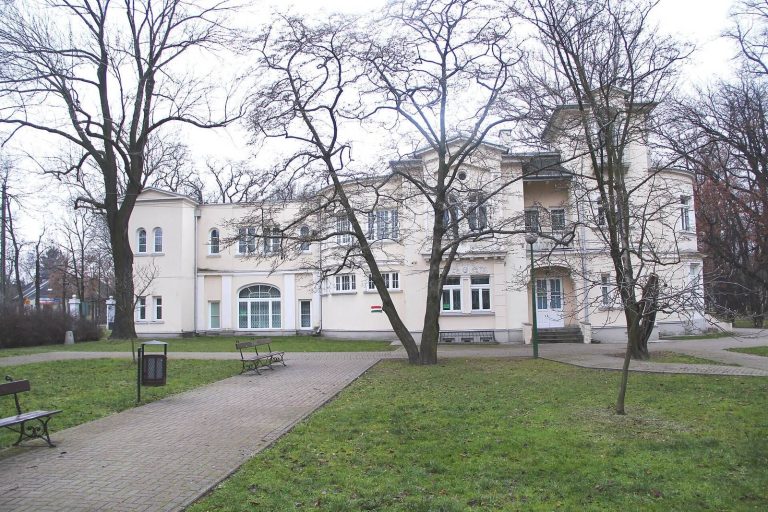 Koelichen Palace in Warsaw: A Historic Palace and Public Library