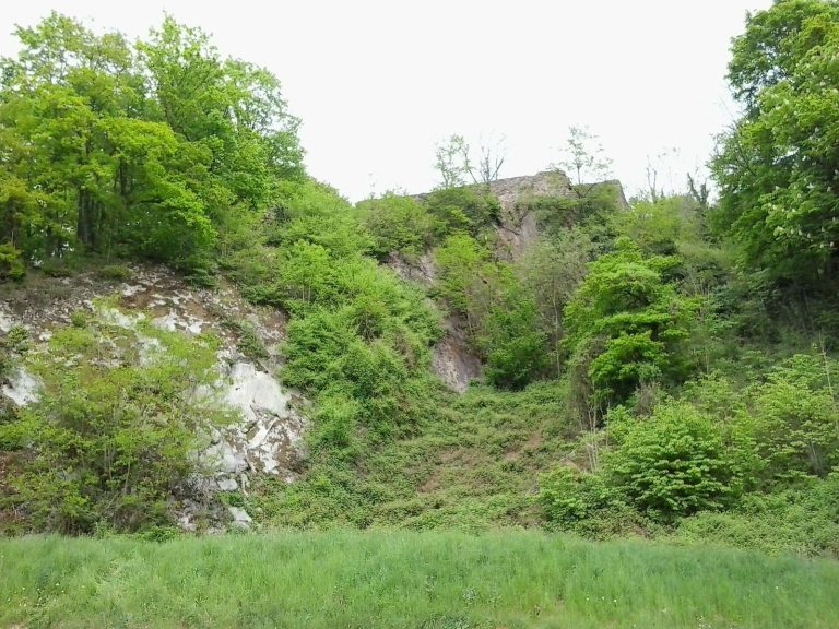 Château des fées: A Medieval Fortress on the Meuse