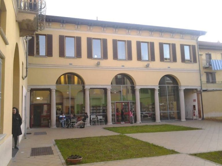 Palazzo Ghirlanda-Silva: A Neoclassical Civic Building in Brugherio, Italy