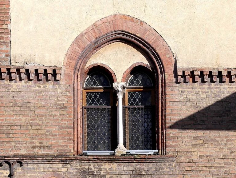 Maison Rouge (Conflans): A Medieval Savoyard Palace in Albertville
