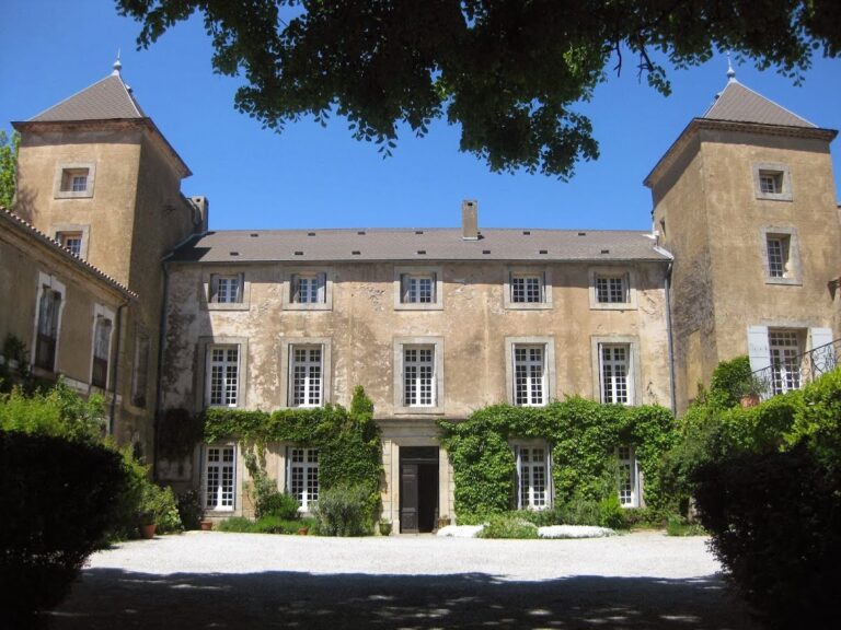 Château de Pardailhan: A Former Seigneurial Residence in France