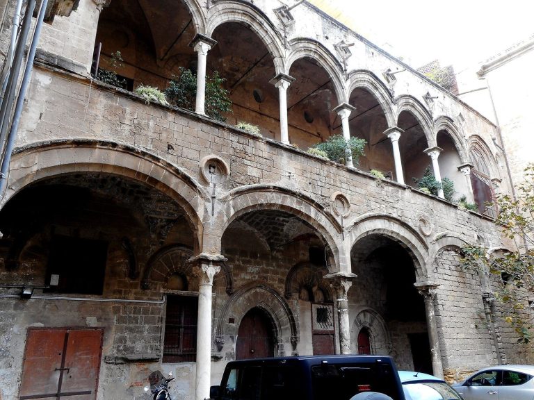 Palazzo Ajutamicristo: A Late-Gothic Aristocratic Palace in Palermo
