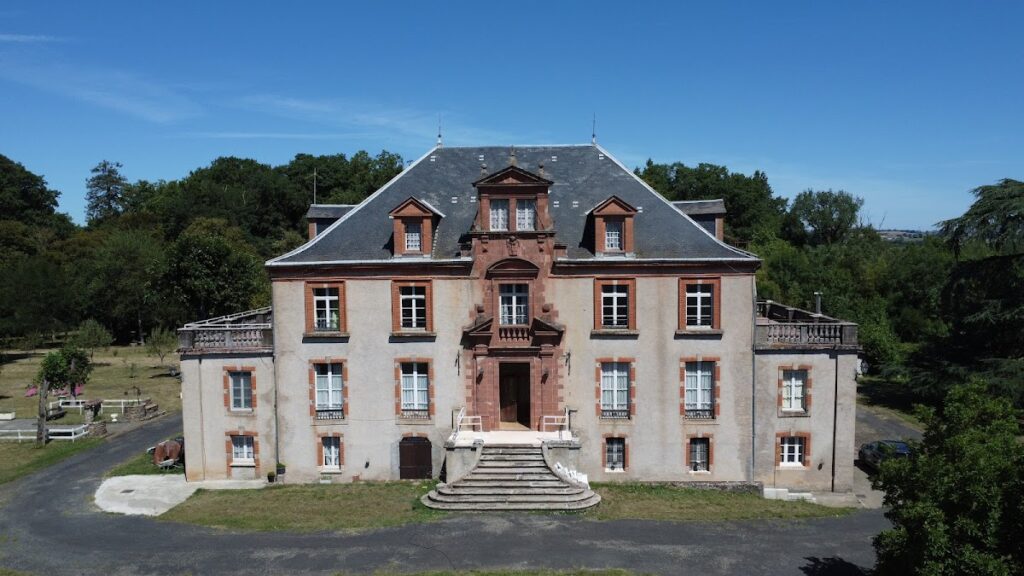 Dms Debah Castle: A Renaissance Residence in Crespinet, France 2 Dms Debah Castle