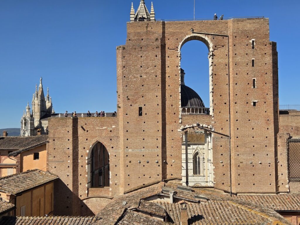 Palazzo delle Papesse: A Renaissance Urban Palace in Siena 1 Palazzo delle Papesse