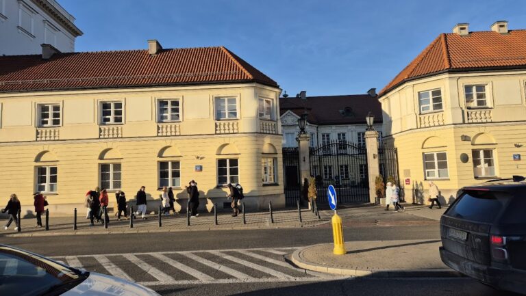 Blank Palace: A Historic Municipal and Administrative Building in Warsaw