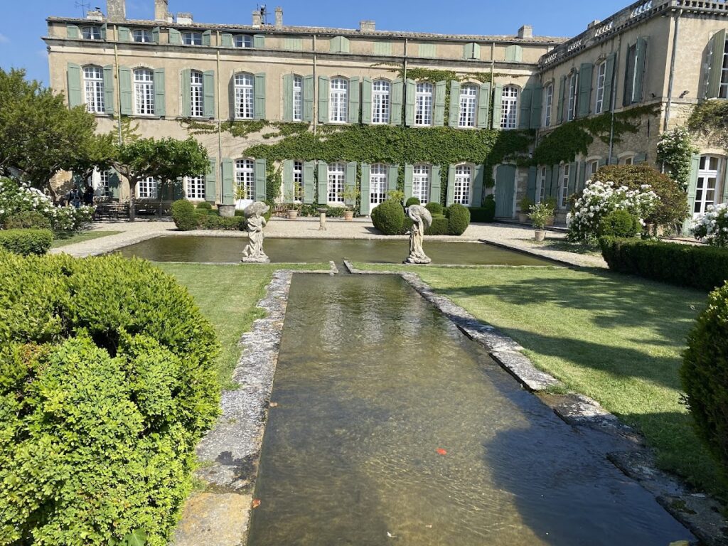 Château de Brantes: An Eighteenth-Century Manor and Historic Garden in France 1 Château de Brantes