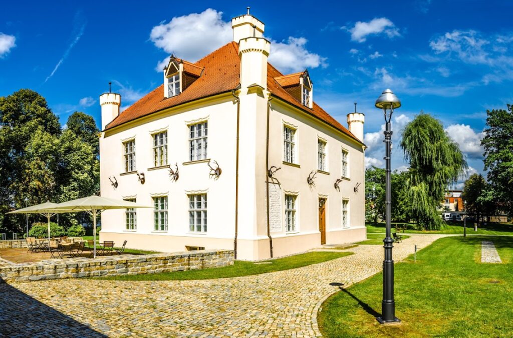 Jagdschloss Groß Schönebeck: A Historic Hunting Lodge in Germany 1 Jagdschloss Groß Schönebeck