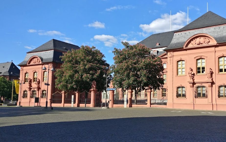 Deutschhaus Mainz: Baroque Palace and Seat of the Rhineland-Palatinate Landtag 2 Deutschhaus Mainz