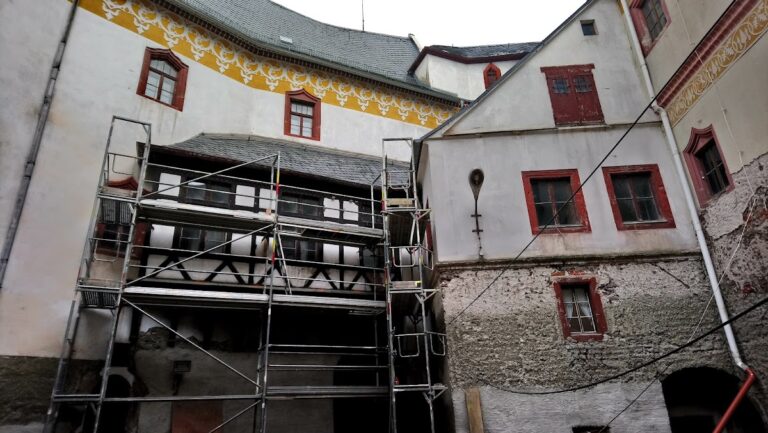 Schloss Sachsenburg: A Late Gothic Residential Castle in Germany
