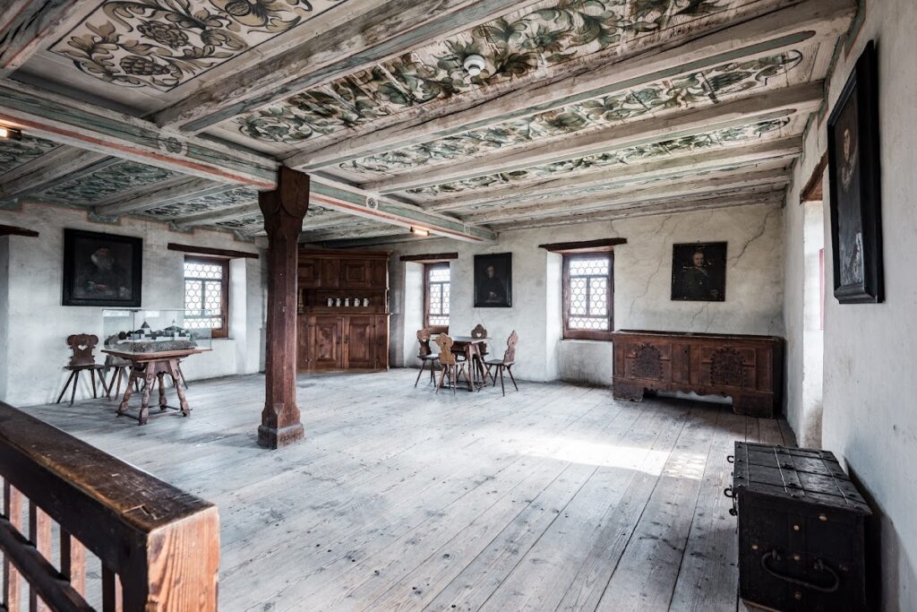 Hegi Castle: A Late Gothic Manor House in Switzerland 2 Hegi Castle