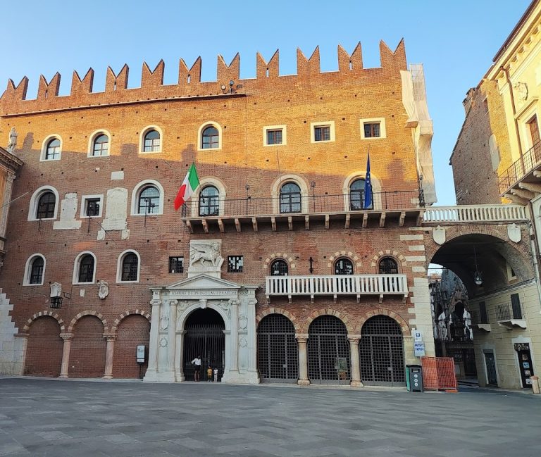 Loggia di Frà Giocondo: Verona’s Renaissance Council Loggia
