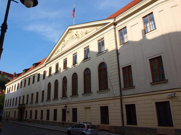 Thun Palace: A Parliamentary Palace in Prague