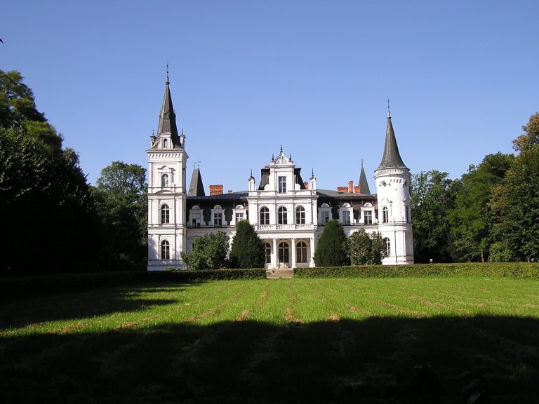 Posadowo Palace: A French Neo-Renaissance Estate in Poland