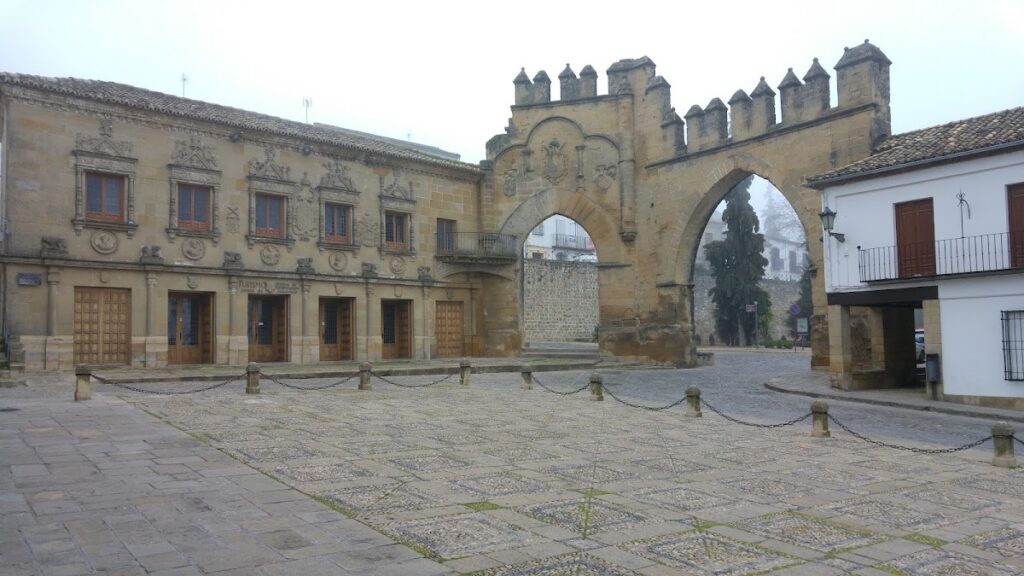 Palacio de Jabalquinto: A Gothic-Renaissance Civil Palace in Baeza 1 Palacio de Jabalquinto