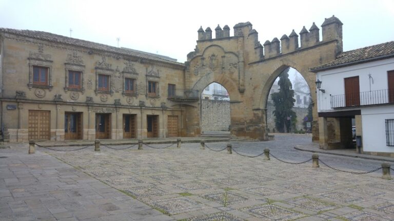 Palacio de Jabalquinto: A Gothic-Renaissance Civil Palace in Baeza