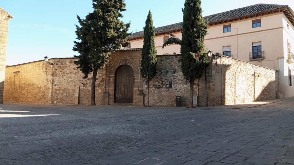 Palacio de Jabalquinto: A Gothic-Renaissance Civil Palace in Baeza 4 Palacio de Jabalquinto