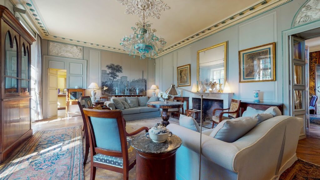 Château de Villiers-le-Bâcle: A Louis XIII-Style Residential Château in France 2 Château de Villiers-le-Bâcle