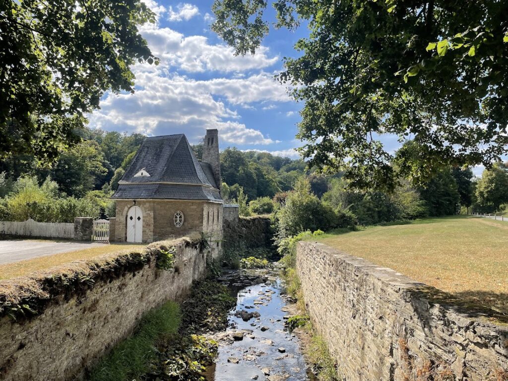Schloss Körtlinghausen: A Baroque Moated Residence in Germany 5 Schloss Körtlinghausen