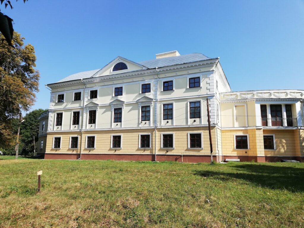 Palace of Grokholsky in Voronovytsia: An Estate of Ukrainian Classicism 2 Palace of Grokholsky in Voronovytsia